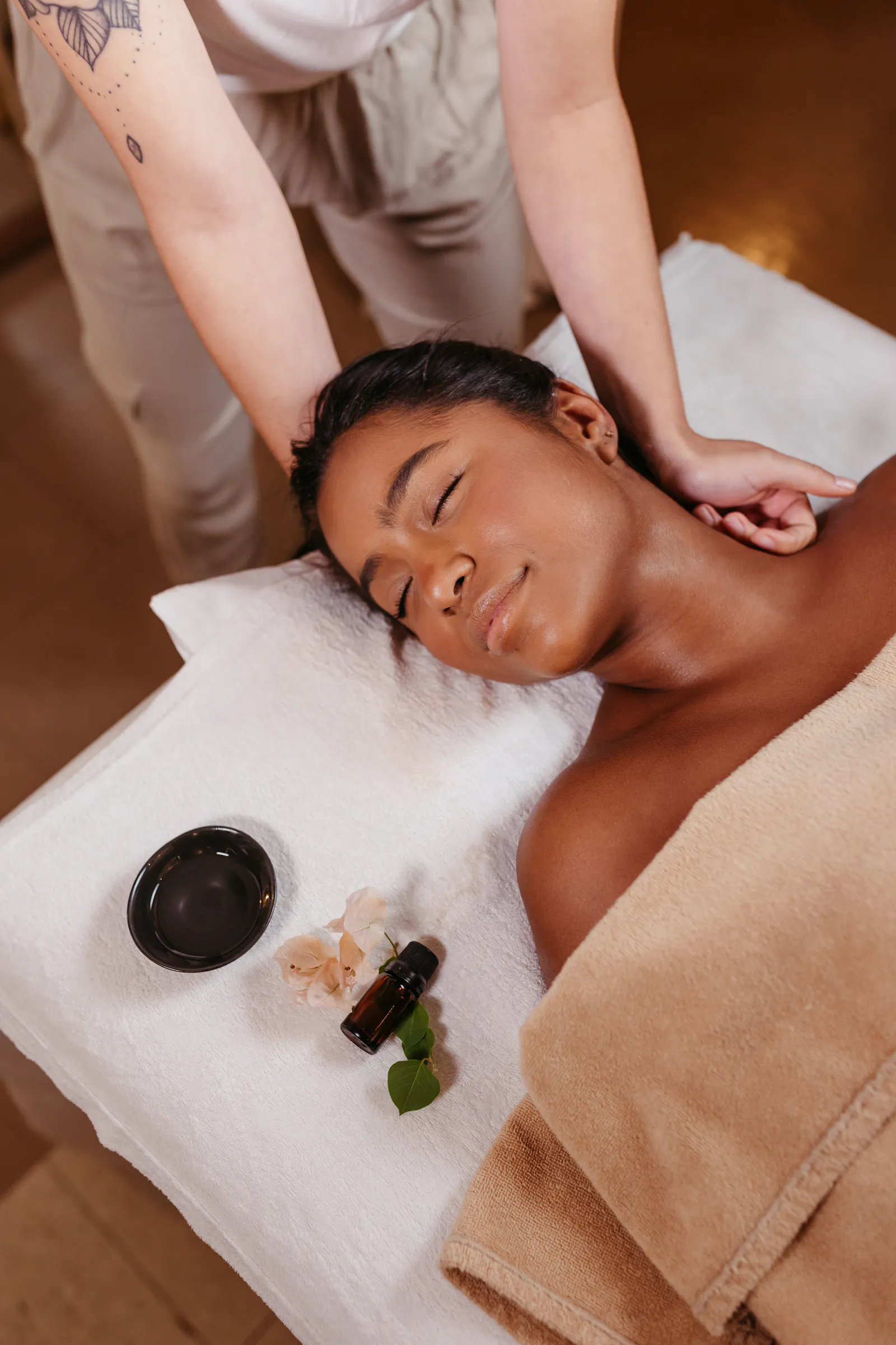 Zacht atelierlicht — aromatherapie en rustig ritueel